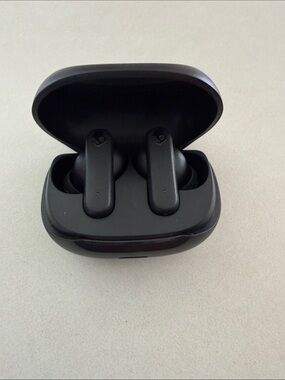 Skullcandy True Wireless Earbuds in Black Charging Case